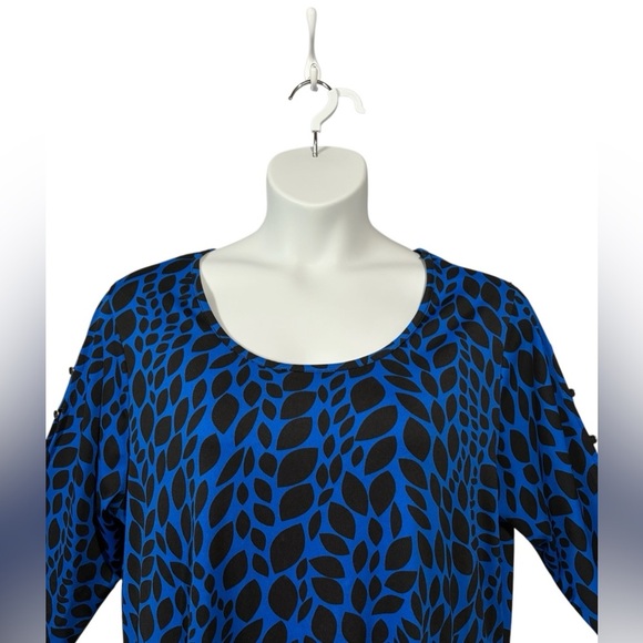 New Woman Design, Plus Size 1X Blue & Black Leaf Pattern Tunic - Picture 4 of 10